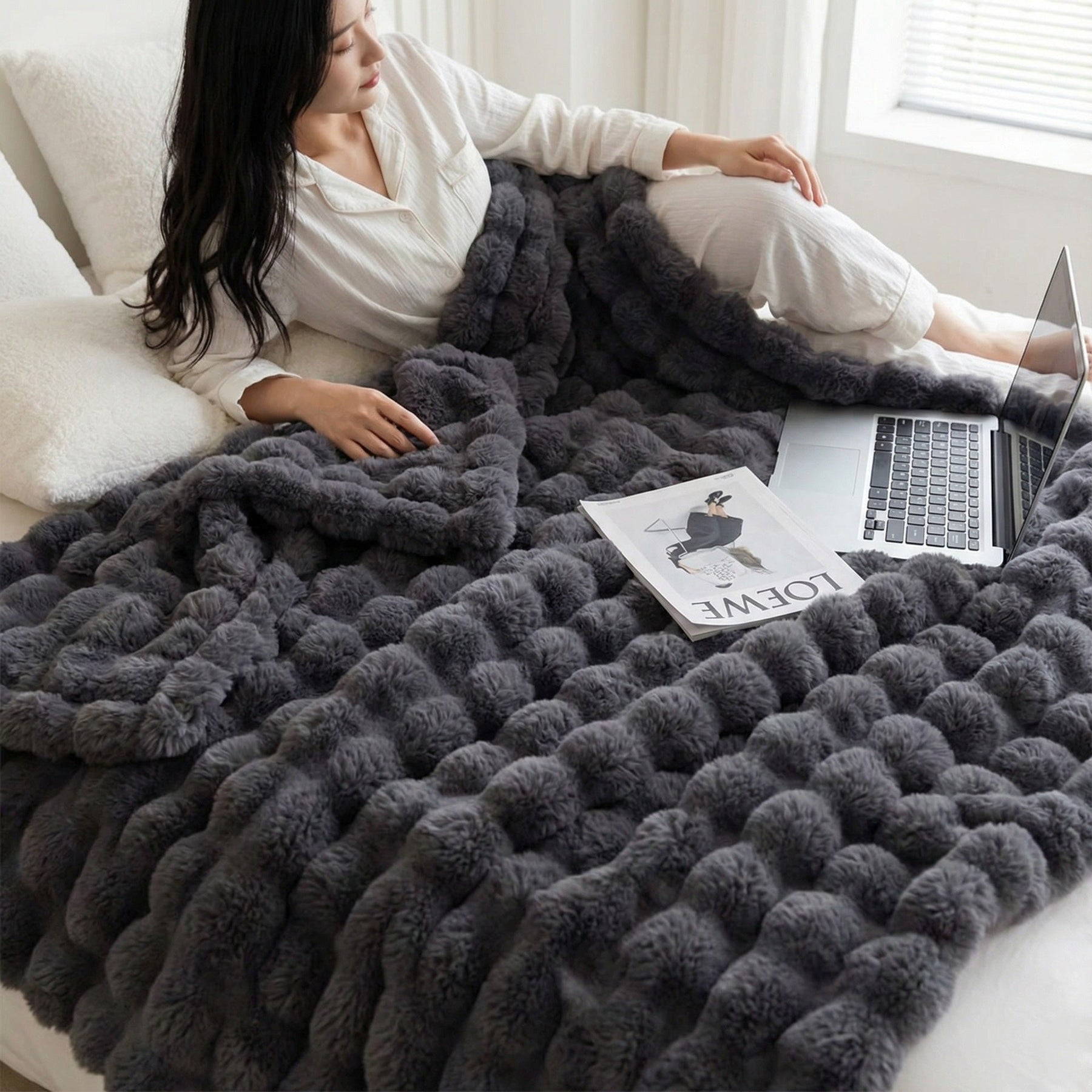 Black Grey Luxury Tuscany Fleece Rabbit Fur Bubble Blanket - Double - Sided Thickened Soft Plush Extra Large Bedding Set(200x230 CM Large Blanket + 2 Pack 45x45 CM Cushion Cover) - SportZone.co.nz